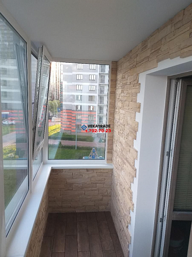 Московский район, пр. Дунайский 14-1, балкон - кабинет с отделкой камнем