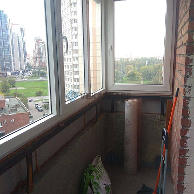 Отделка балкона пластиковыми панелями СПб Стачек 105-2 фото 2