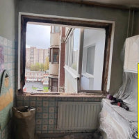 Фрунзенский район, ул. Олеко Дундича д. 39-1, серия дома 1ЛГ-137, остекление квартиры