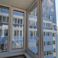 Парголово, ул. Заречная 17, установка теплых стеклопакетов на балконе