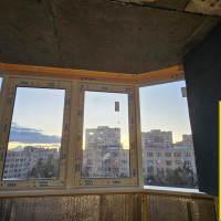 Выборгский район, ул. Кустодиева 7, замена фасадного остекления на балконе и утепление фасадной системы остекления