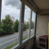 Красносельский район, ул. Пионерстроя 18, серия дома 1ЛГ-600, остекление лоджии
