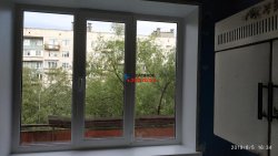 Невский район, ул. Антонова-Овсеенко 9-2, серия дома 1ЛГ-606М, замена старых деревянных окон на новые